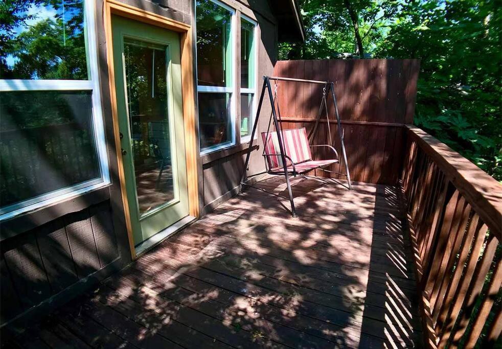 Chateau Treehouse #11 @ Oak Crest Cottages And Treehouses يوريكا سبرينغز المظهر الخارجي الصورة
